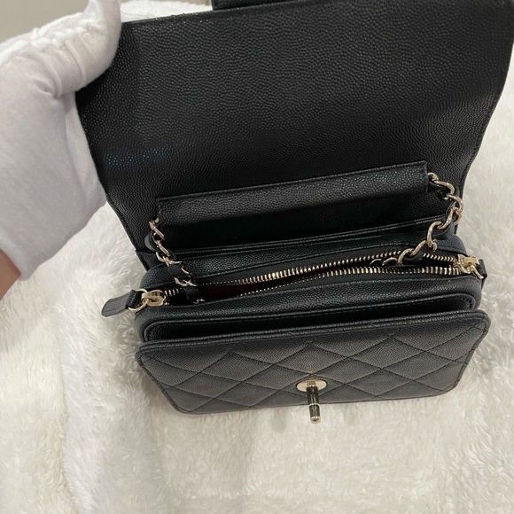 CHANEL black caviar like a wallet flap bag (22C) - Picture 5 of 9